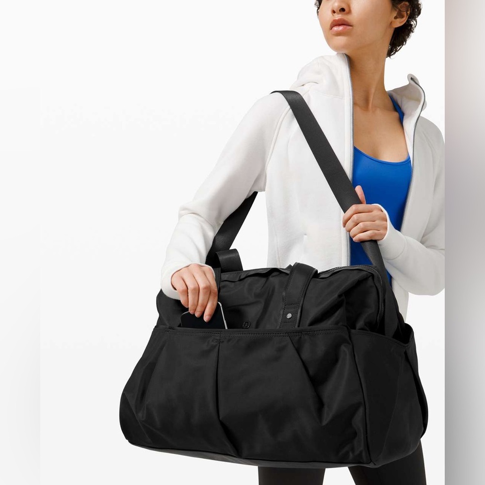Lululemon all day Duffel Bag - Picture 3 of 16